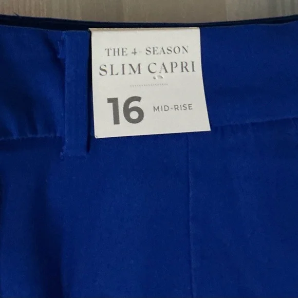 Lane Bryant slim capri mid rise size 16 NWT $69 blue - Picture 2 of 7